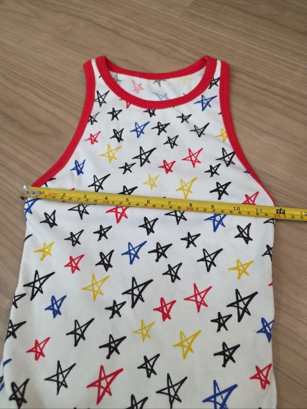 Alice And Olivia x Lele Pons Allen Ribbed Star Print Pattern Ribbed Tank Top - Picture 9 of 9